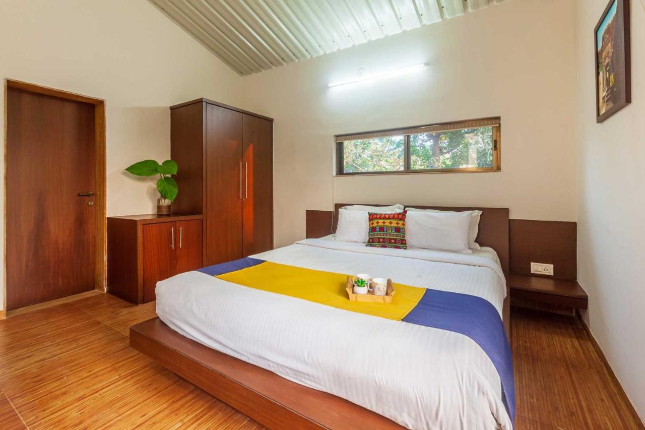 Stayvista'S Green Grove - A Modern Mountain-View Retreat With Lush Lawn ตริมบาก ภายนอก รูปภาพ