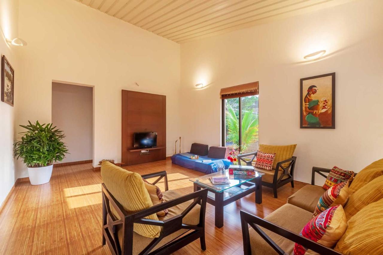 Stayvista'S Green Grove - A Modern Mountain-View Retreat With Lush Lawn ตริมบาก ภายนอก รูปภาพ